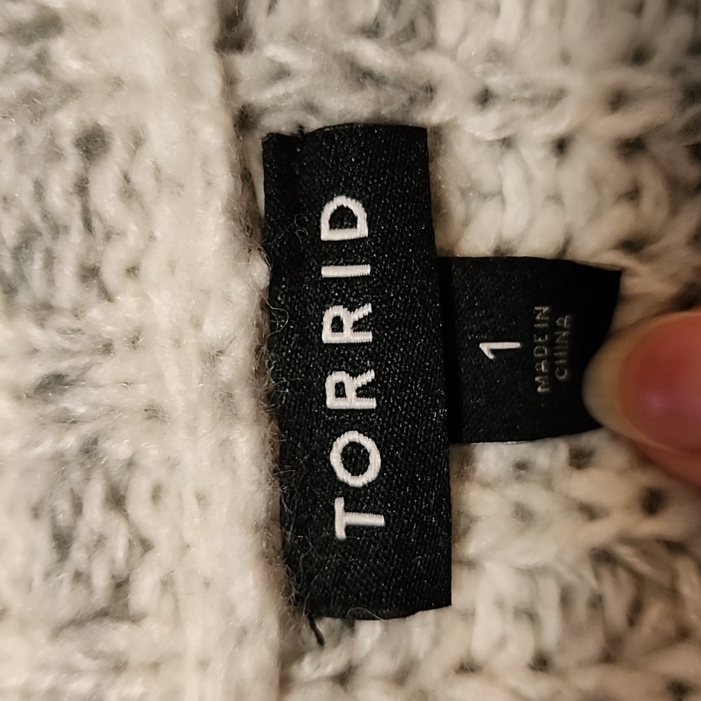 ❄️ Torrid chunky knit Cardigan ❄️ - Picture 2 of 4